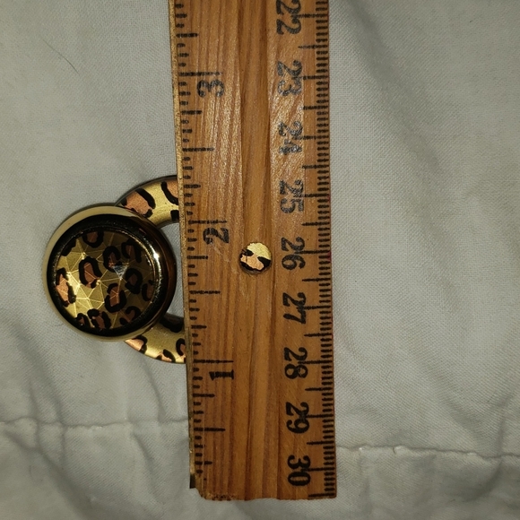 Vintage Clip-on Acrylic Leopard Print Earrings. - Picture 4 of 5